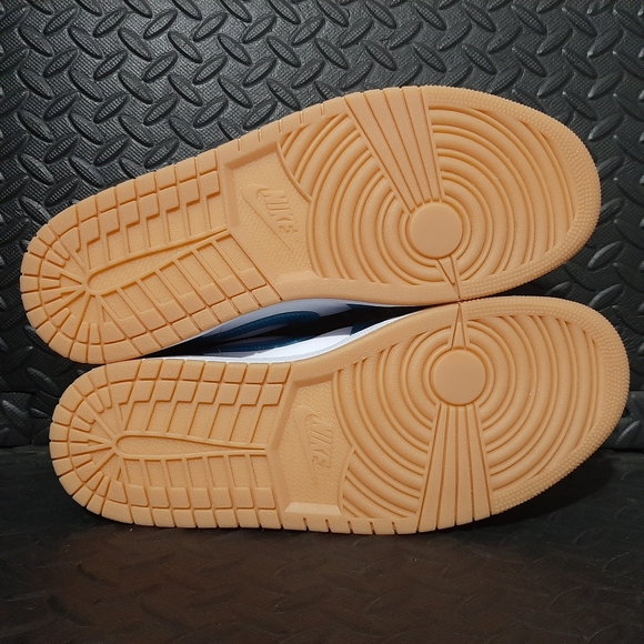 Air Jordan 1 low SE cyber teal 'Barcelona' DC6991-400 - Picture 6 of 10